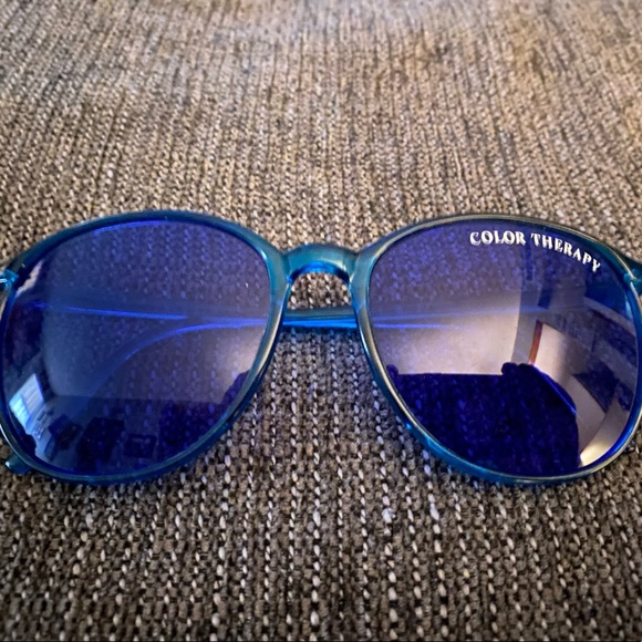 Color Therapy Blue Glasses - Picture 2 of 7